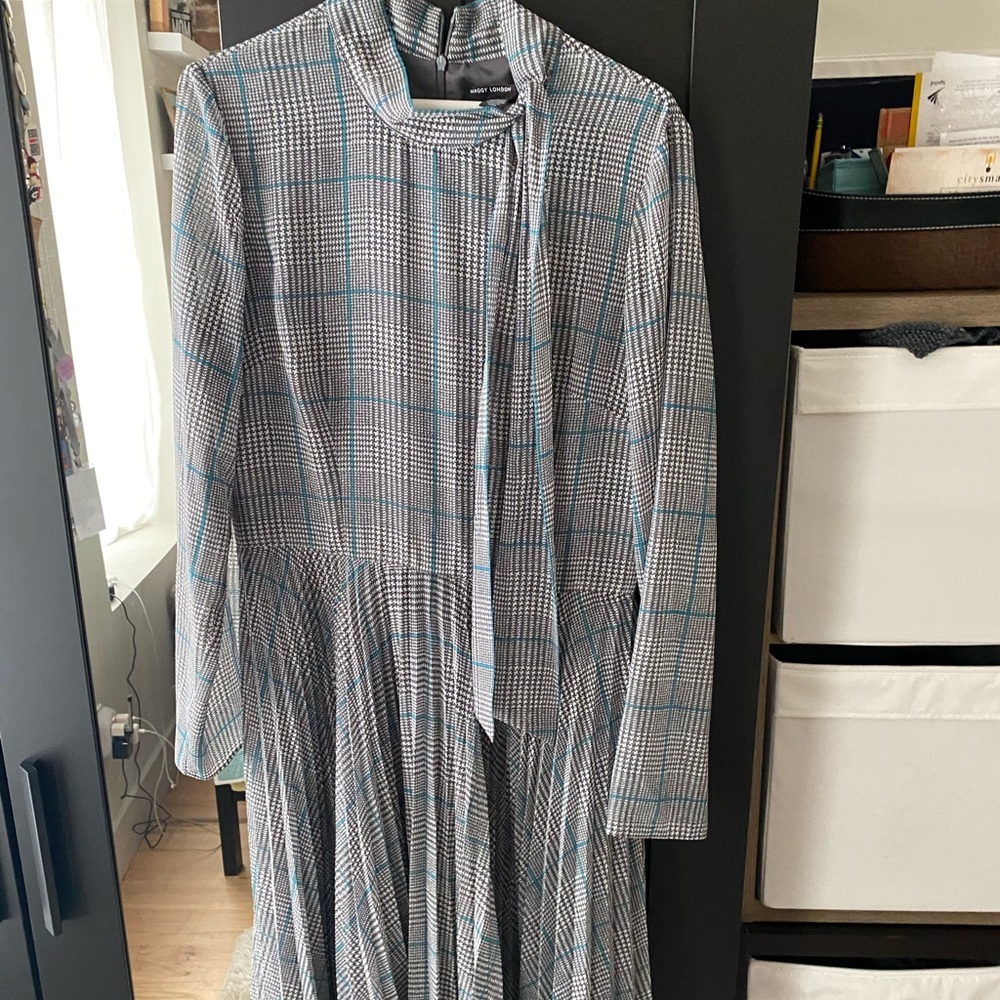 Maggie London Work Dress - SO CUTE!